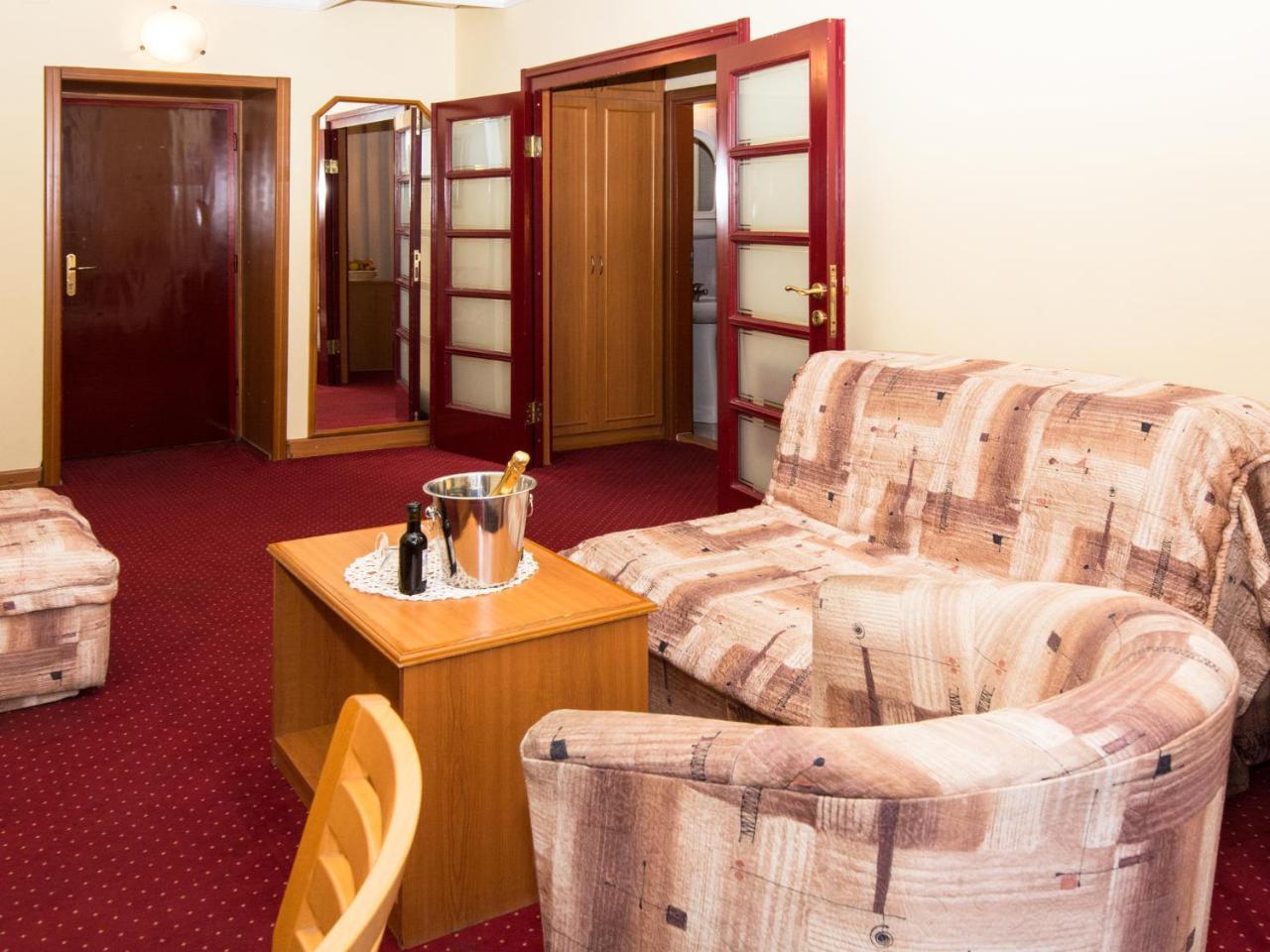 Hotel Kasina Belgrád Kültér fotó
