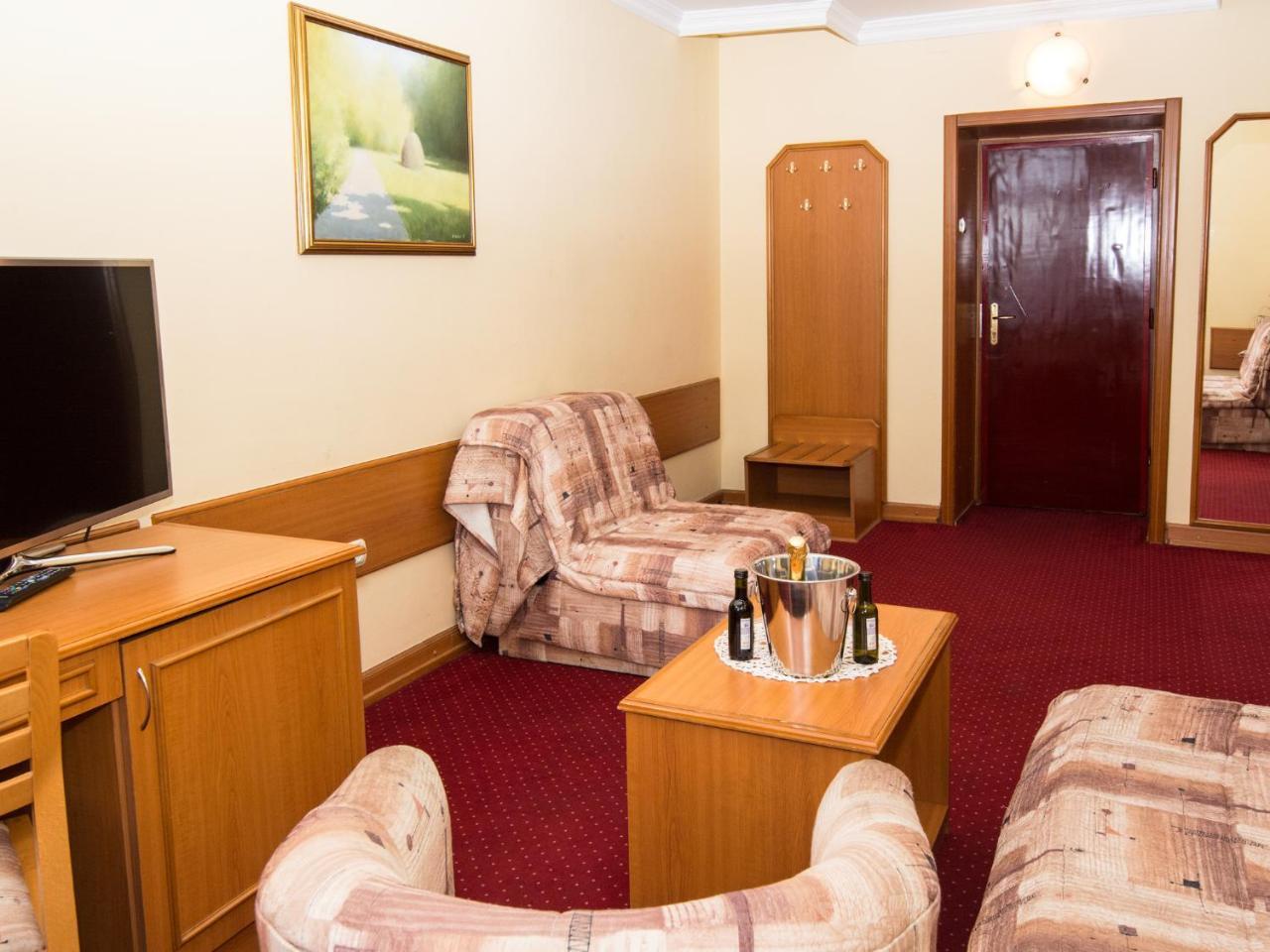 Hotel Kasina Belgrád Kültér fotó