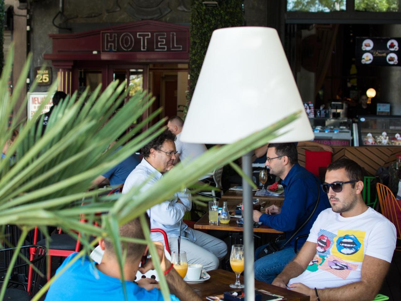 Hotel Kasina Belgrád Kültér fotó